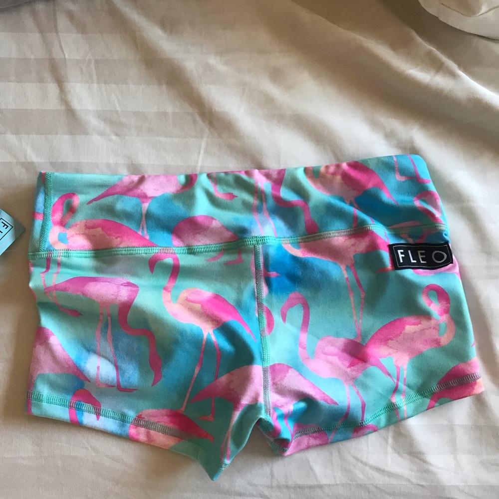 Fleo NWT Flamingo M shorts